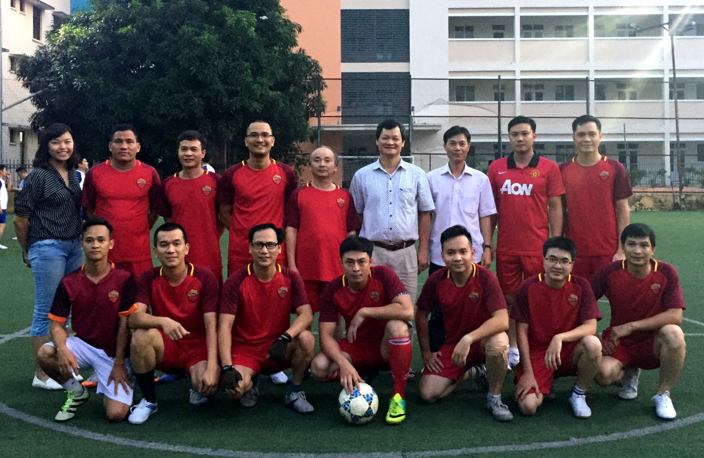 Giao hữu bóng đã giữa Đội bóng Viện Khoa học Giáo dục Việt Nam và Đội bóng Hội Phụ huynh học sinh các trường Thực nghiệm